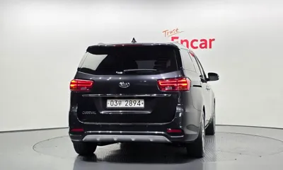 Kia Canival 2019, 66852 км, за 10994.02 USD