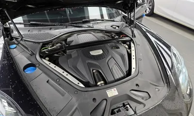 Porsche Panamera 2018, 115215 км, за 39072.82 USD - фото 6