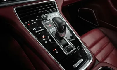 Porsche Panamera 2018, 115215 км, за 39072.82 USD - фото 9