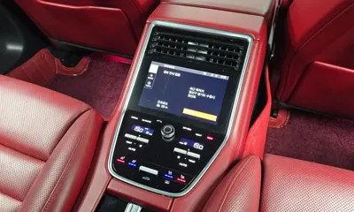 Porsche Panamera 2018, 115215 км, за 39072.82 USD - фото 19