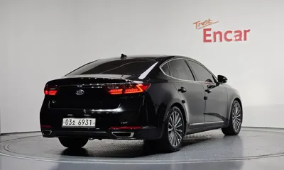 Kia K7 2018, 78810 км, за 9321.26 USD