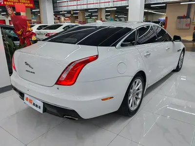 Jaguar XJ 2017, 139000 км, за 13213.4 USD
