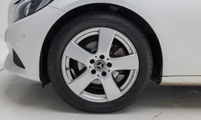 Mercedes-Benz C-Class 2018, 93054 км, за 12228.99 USD
