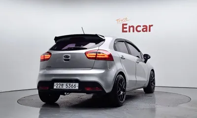 Kia Pride 2012, 124018 км, за 2875.46 USD
