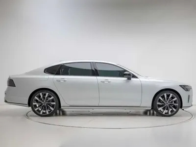 Volvo S90 2026, 624 км, за 39329.12 USD
