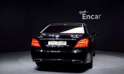 Hyundai Equus 2014, 192362 км, за 3875.46 USD