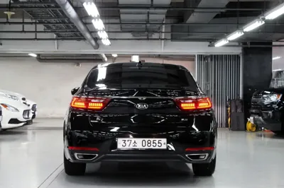 Kia K7 2016, 111000 км, за 7676.3 USD