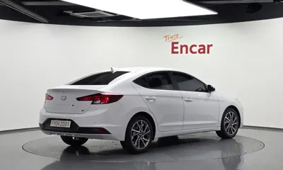 Hyundai Avante 2019, 68193 км, за 7085.74 USD