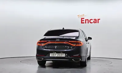 Hyundai Grandeur 2018, 66773 км, за 10744.28 USD