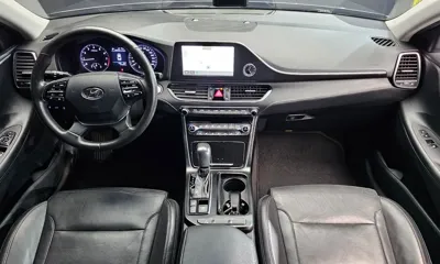 Hyundai Grandeur 2017, 116869 км, за 9205.29 USD - фото 7