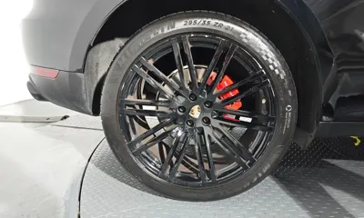 Porsche Macan 2015, 88296 км, за 20319.7 USD