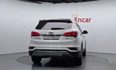 Hyundai Santafe 2016, 123643 км, за 8342.09 USD