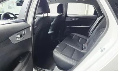 Kia K3 2022, 47685 км, за 10906.94 USD - фото 11
