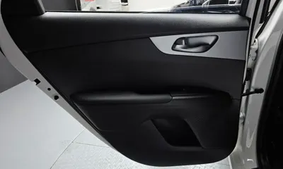 Kia K3 2022, 47685 км, за 10906.94 USD - фото 25
