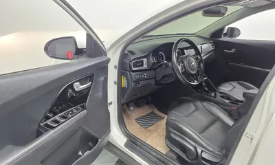 Kia Niro 2018, 174504 км, за 5842.2 USD - фото 10