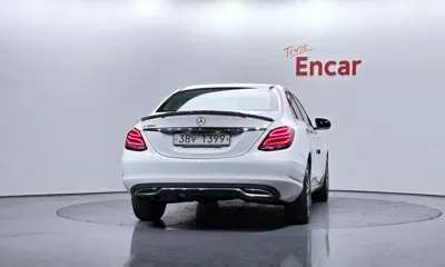 Mercedes-Benz C-Class 2015, 84009 км, за 7922.03 USD