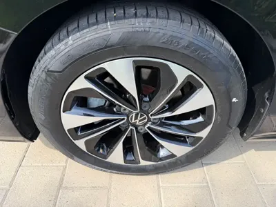 Volkswagen Passat 2023, 61000 км, за 17492.91 USD