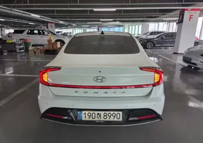 Hyundai Sonata 2022, 131000 км, за 2498.05 USD