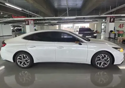 Hyundai Sonata 2022, 131000 км, за 2498.05 USD