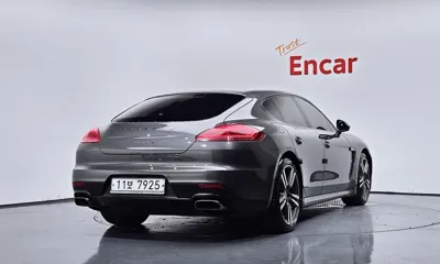 Porsche Panamera 2015, 177594 км, за 12603.39 USD