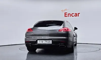 Porsche Panamera 2015, 177594 км, за 12603.39 USD