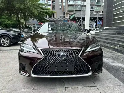 Lexus LS 2022, 92000 км, за 61799.86 USD