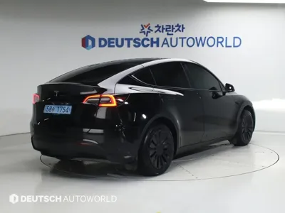 Tesla Model Y 2024, 49560 км, за 26585.27 USD