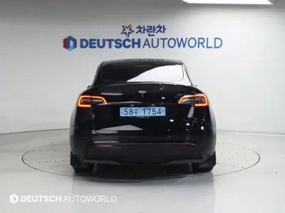 Tesla Model Y 2024, 49560 км, за 26585.27 USD