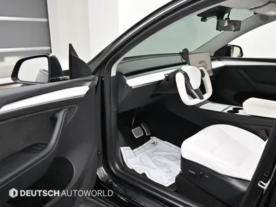 Tesla Model Y 2024, 49560 км, за 26585.27 USD - фото 11