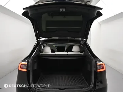 Tesla Model Y 2024, 49560 км, за 26585.27 USD - фото 19