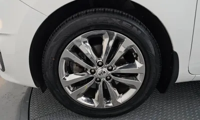 Kia Canival 2017, 121421 км, за 5645.27 USD