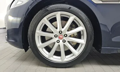 Jaguar XJ 2016, 194006 км, за 9706.85 USD