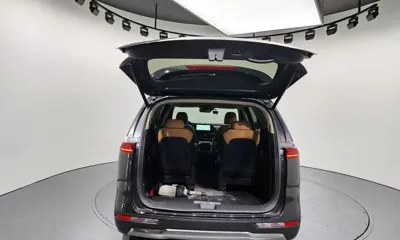 Kia Canival 2023, 29418 км, за 23055.69 USD - фото 20