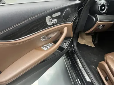 Mercedes-Benz E-Class 2021, 63000 км, за 26166.36 USD