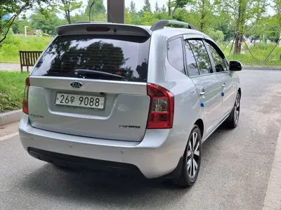 Kia Carens 2010, 100000 км, за 3577.94 USD