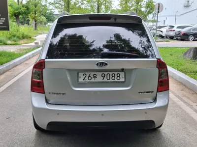 Kia Carens 2010, 100000 км, за 3577.94 USD
