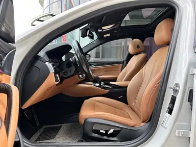 BMW 5 Series 2018, 73000 км, за 22566.54 USD