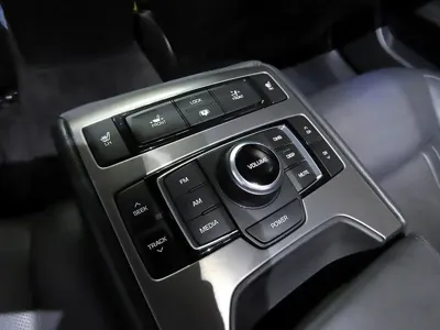 Hyundai Genesis 2014, 58864 км, за 9778.66 USD - фото 14