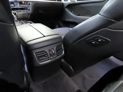 Hyundai Genesis 2014, 58864 км, за 9778.66 USD - фото 16