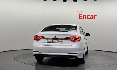 Hyundai Sonata 2015, 173521 км, за 4234.53 USD