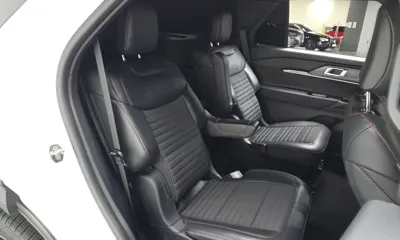 Ford Explorer 2025, 5165 км, за 32461.65 USD - фото 12