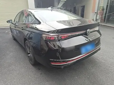 Volkswagen Magotan 2024, 7000 км, за 22645.23 USD