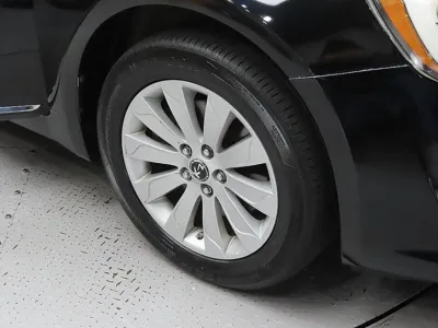 Kia K7 2012, 305022 км, за 1444.14 USD