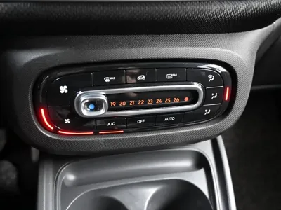 Smart Fortwo 2015, 56636 км, за 8794.42 USD - фото 12