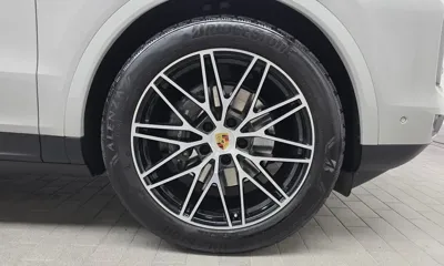 Porsche Cayenne 2024, 31182 км, за 88536.49 USD