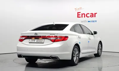 Hyundai Grandeur 2015, 135302 км, за 3741.63 USD