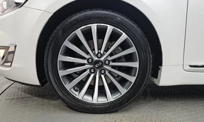Kia K7 2015, 167011 км, за 3875.46 USD