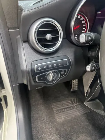 Mercedes-Benz C-Class 2018, 58200 км, за 38072.73 USD - фото 9