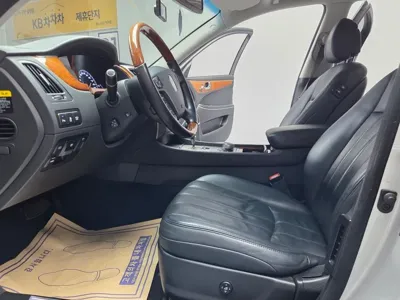 Hyundai Equus 2010, 136982 км, за 4879.01 USD - фото 14