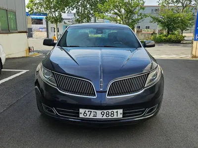 Lincoln MKS 2014, 188959 км, за 2327.24 USD